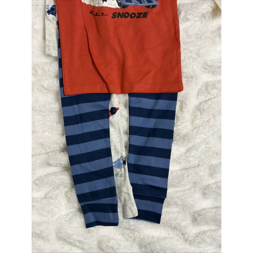New BOYS CARTERS SZ 3T PAJAMAS RACE CAR Racing Off To Bed Snooze
